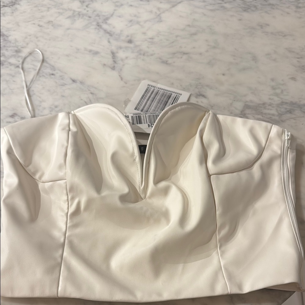 White Sleeveless Bustier Crop Top - Picture 4 of 6